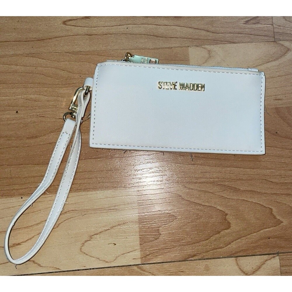Steve Madden White Wristlet Wallet Zip Card Holder ID Window